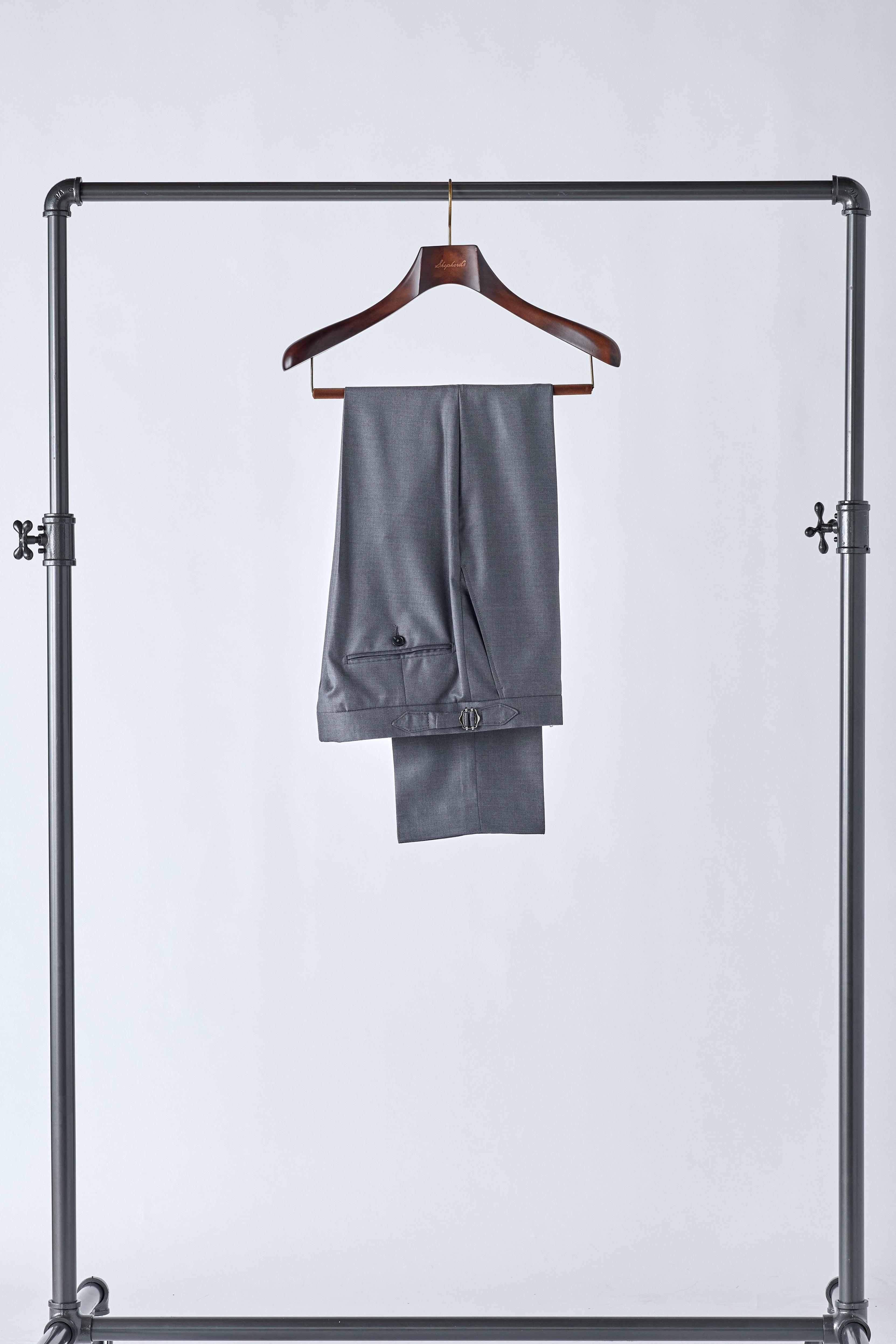 シシクイ　Eyelet P / GRAY カットソー　グレー Signature Mid-Gray Suit | Shepherd's